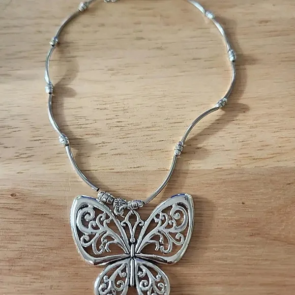 Butterfly Necklace - Picture 7 of 8